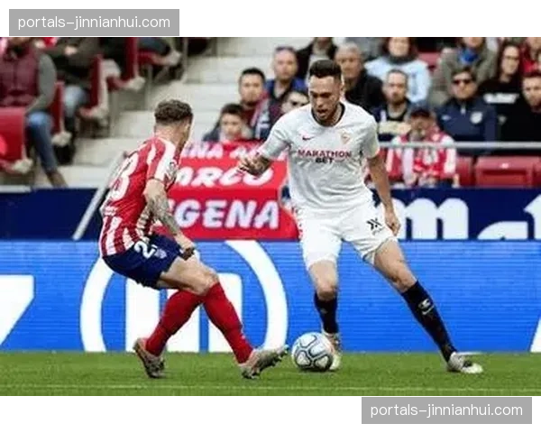 托尼-马丁内斯逆转:阿拉维斯前锋在塞尔塔防线前的跑动范围与射门自信