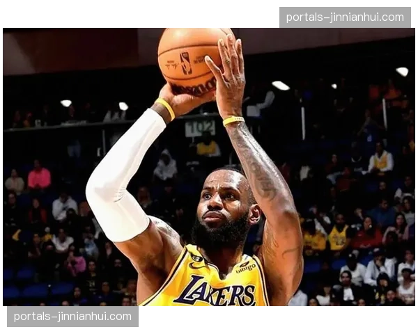 肯纳德接球投篮命中率惊人 湖人外线战术执行更高效